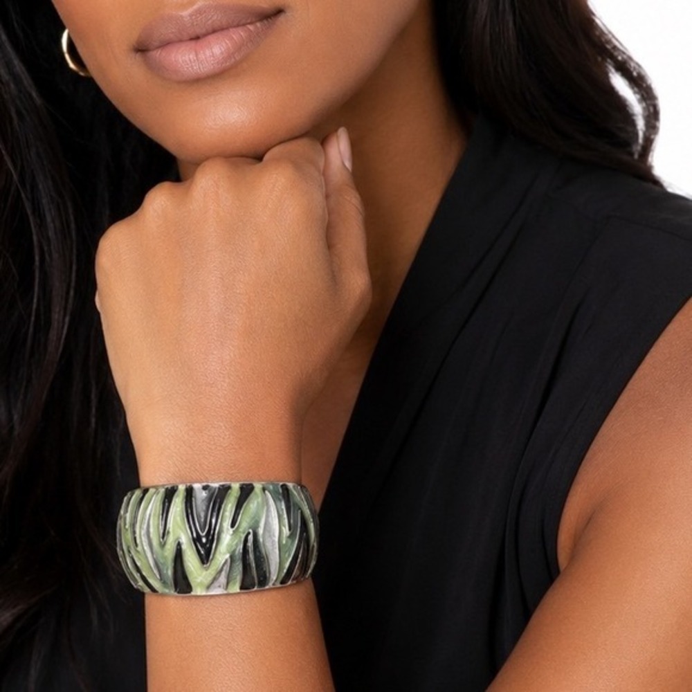Zebra Stripe Enamel Hinged Cuff Bracelet Silver Tone Green Black Resortwear J-01